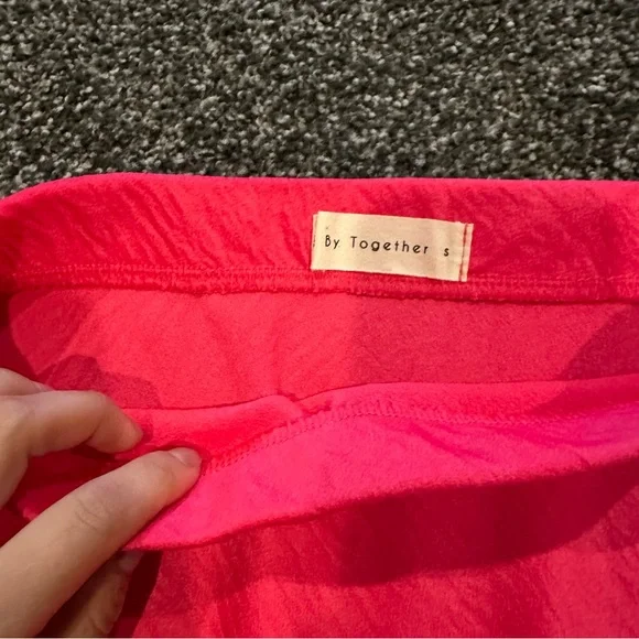 BY TOGETHER Gala Satin Skirt - Hot Pink - Picture 8 of 10